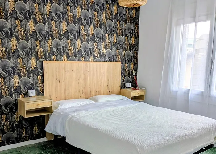 The - In Lloret Apartmán