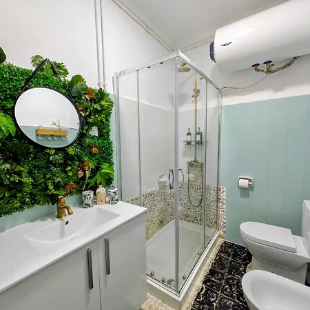 The - In Lloret Apartmán